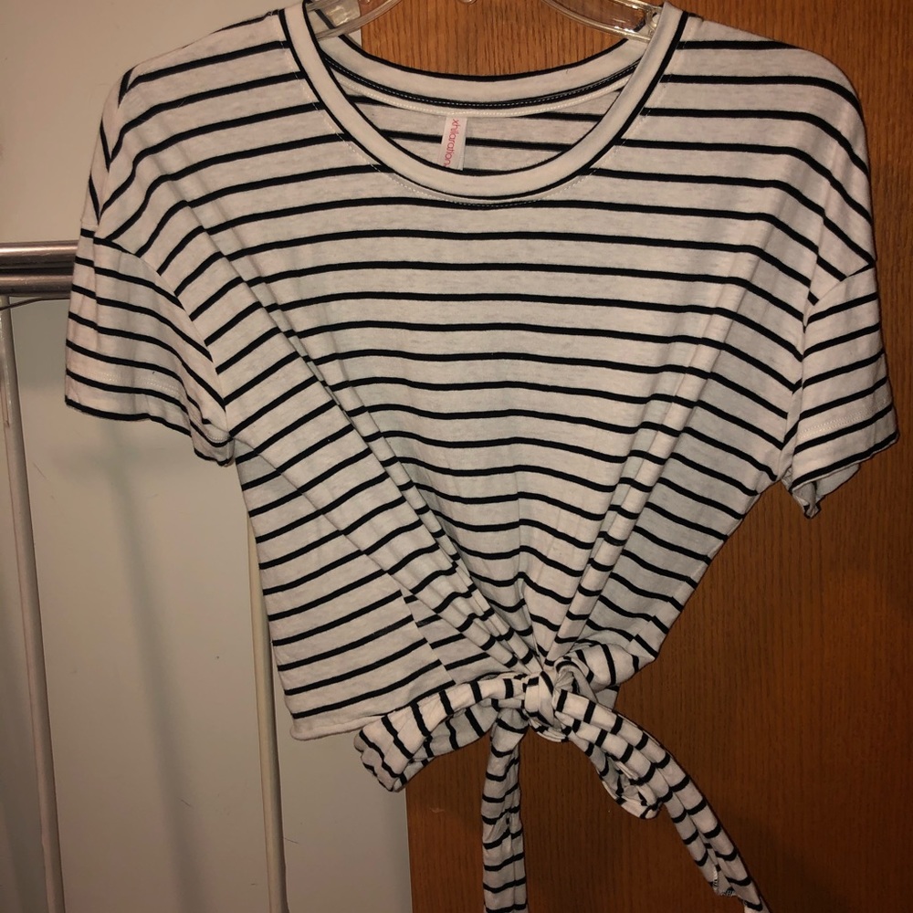Xhilaration black and white crop top, size small